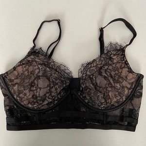 Victoria’s Secret black lace bra